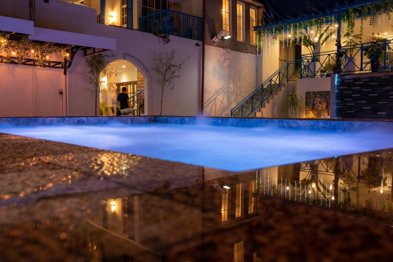 Bernese Resort Hotel Powered By Cocotel Ligao Eksteriør billede