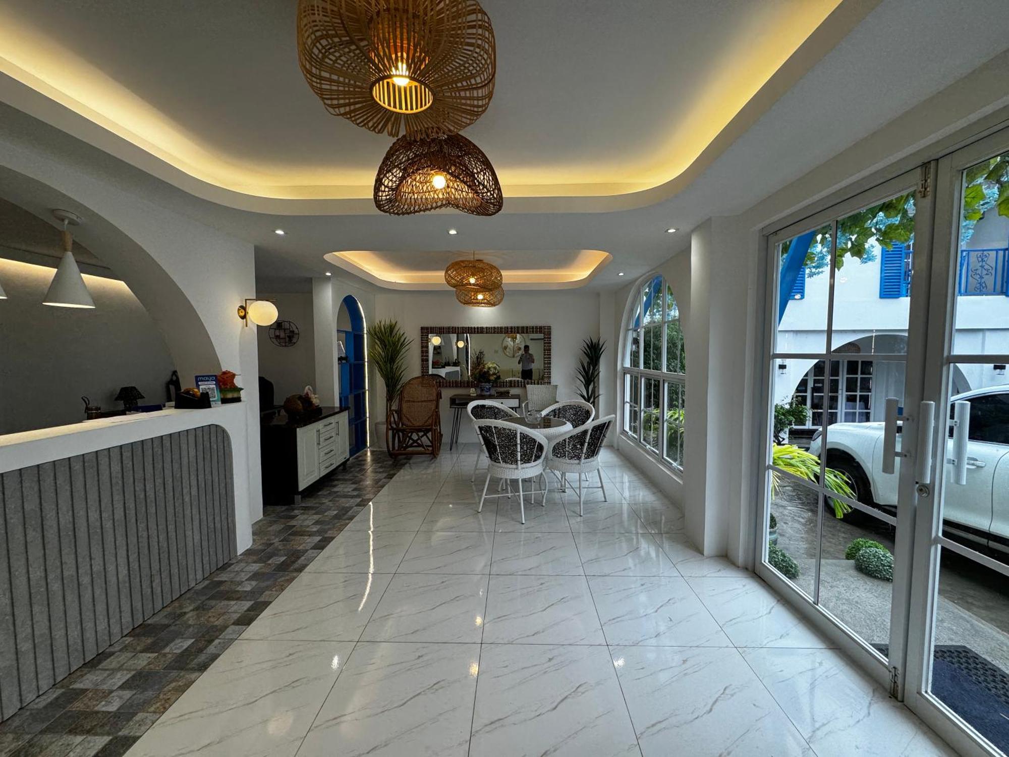 Bernese Resort Hotel Powered By Cocotel Ligao Eksteriør billede